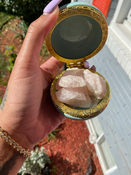 Raw rose quartz